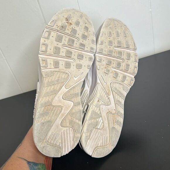 NIKE AIR MAX EXCEE WHITE IRIDESCENT Sneakers Shoes Women's size 7 - Picture 6 of 7
